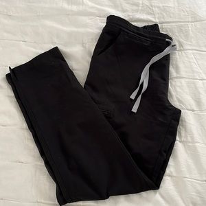Yola figs black pants size small